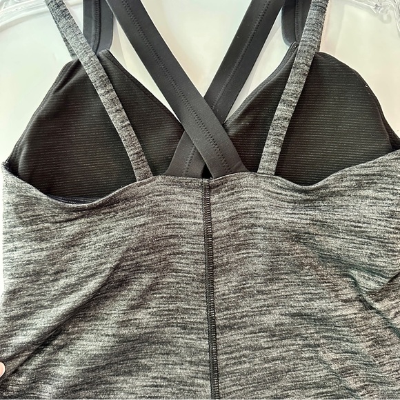 Lululemon Run For Gold Black Tank Built-In Bra with removable pads Size 4 - Picture 5 of 16